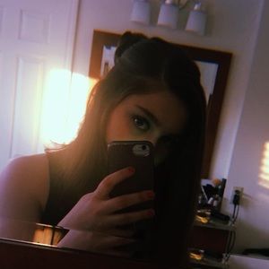 Meet your Posher, Caroline